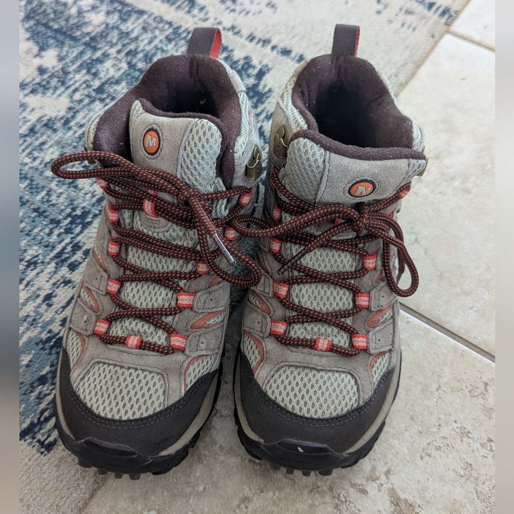 Merrell Women's Moab 3 Hiking Boot Mid Height Size 7 Waterproof